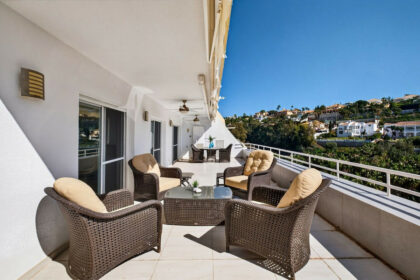 00591bf89afb24f055b0b2138ffcbb96 - 9