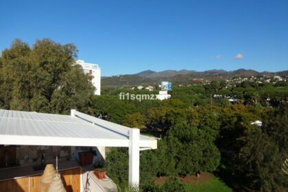 005e57be1152a151a454c8f6b2419fcc - 25