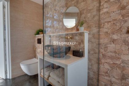 005e57be1152a151a454c8f6b2419fcc - 40