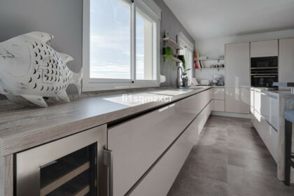 005e57be1152a151a454c8f6b2419fcc - 50