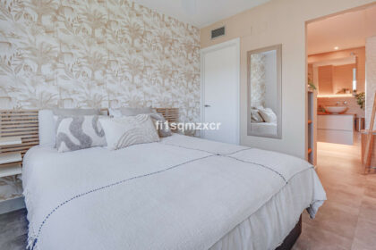 005e57be1152a151a454c8f6b2419fcc - 52