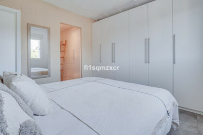 005e57be1152a151a454c8f6b2419fcc - 55