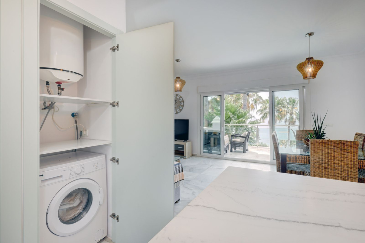 00c2df6a868db9c2b88a4bee29d83328 - 18