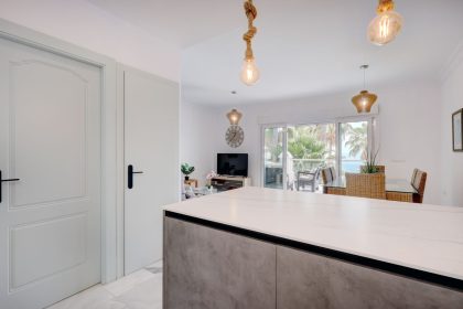 00c2df6a868db9c2b88a4bee29d83328 - 19