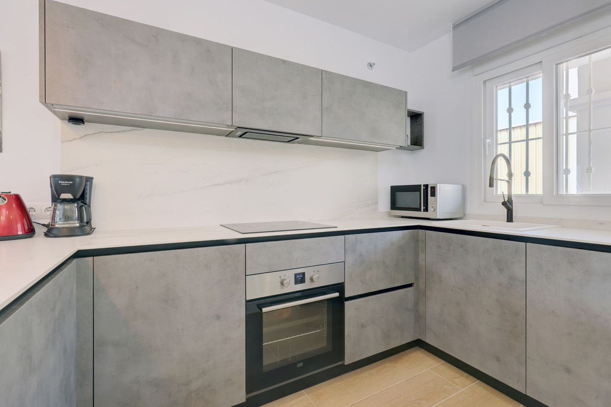 00c2df6a868db9c2b88a4bee29d83328 - 21