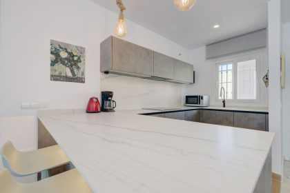 00c2df6a868db9c2b88a4bee29d83328 - 22