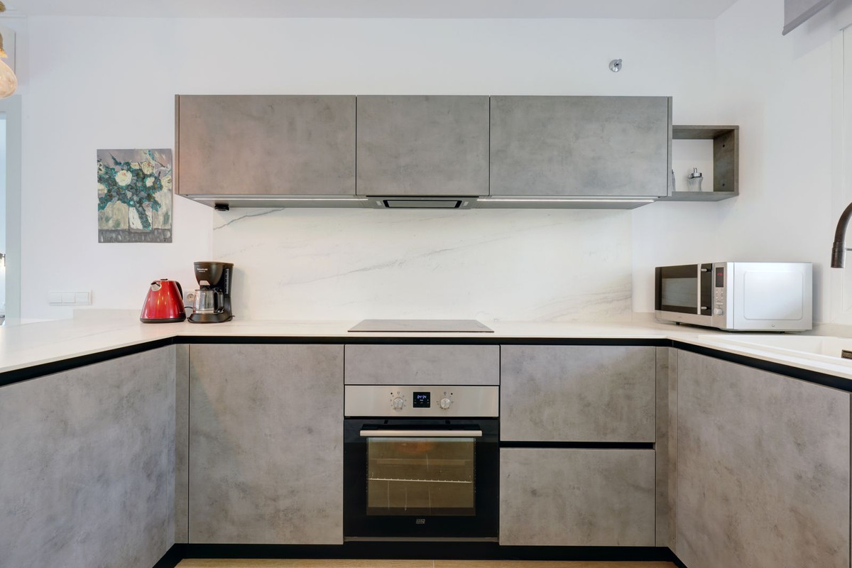 00c2df6a868db9c2b88a4bee29d83328 - 24