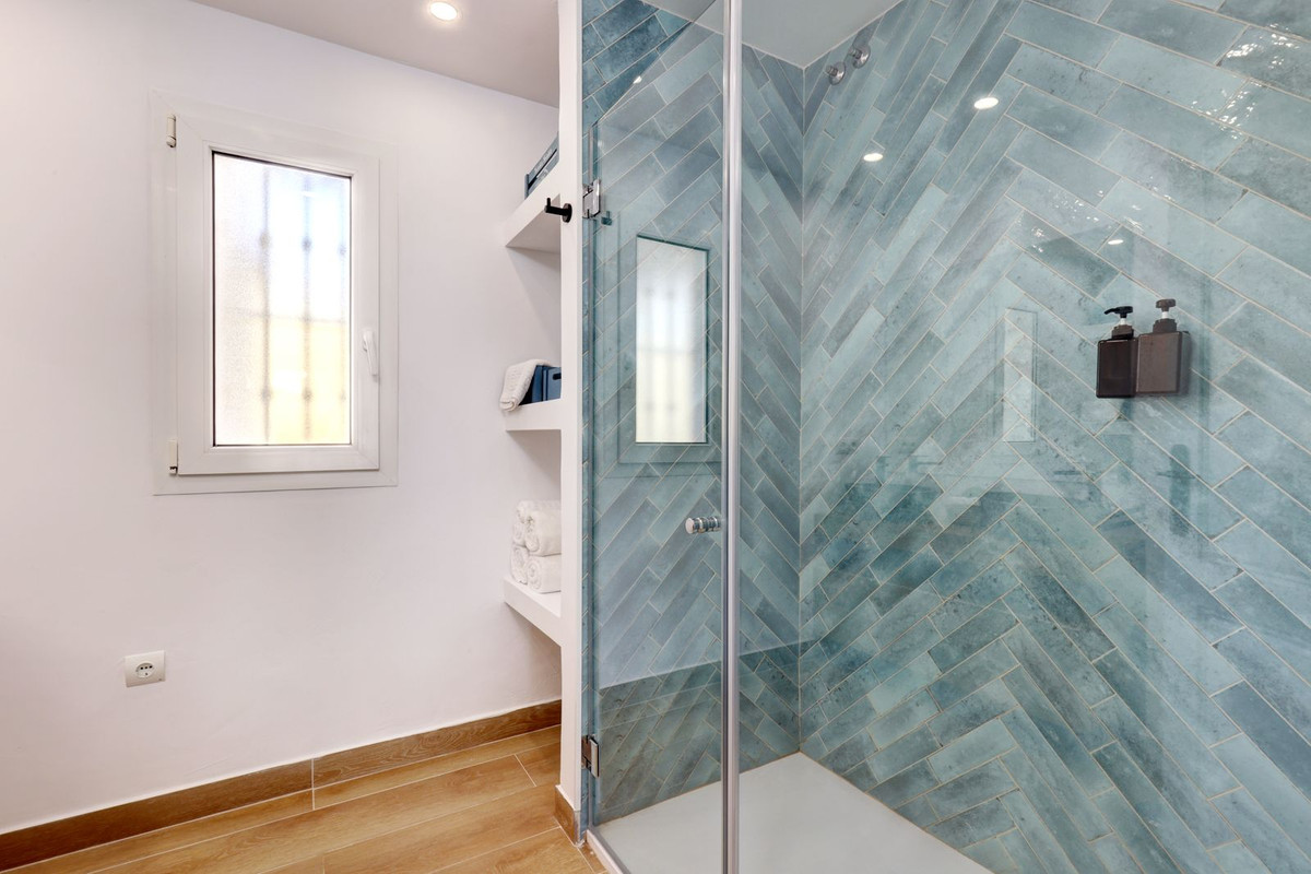 00c2df6a868db9c2b88a4bee29d83328 - 34