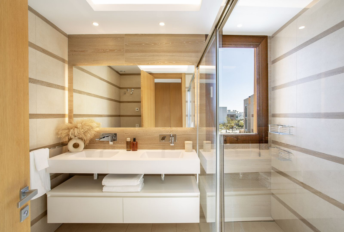 00dc26c3ab0e7b4160b06972fb3c26fa - 18