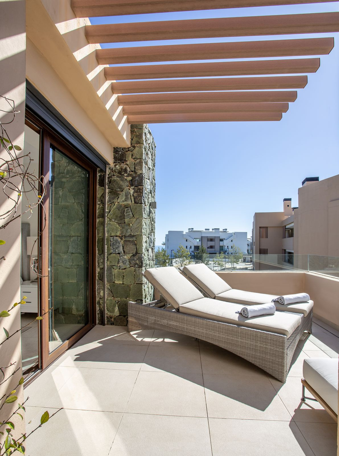 00dc26c3ab0e7b4160b06972fb3c26fa - 19