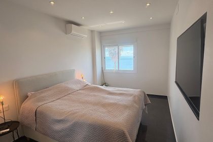 01479942838579a33790fae1a3b8b9f4 - 11