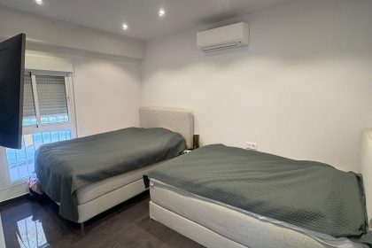 01479942838579a33790fae1a3b8b9f4 - 16