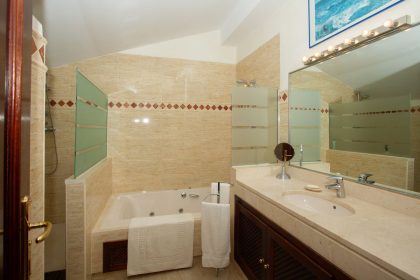 01adc16032fac176c7f6dd7fe2270f0c - 9