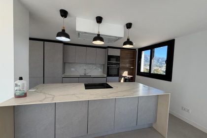 027bb5cf7e9bde7d5e6a8143434768a5 - 22