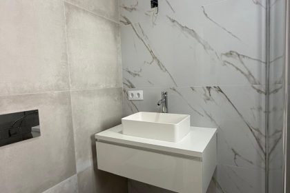 027bb5cf7e9bde7d5e6a8143434768a5 - 44