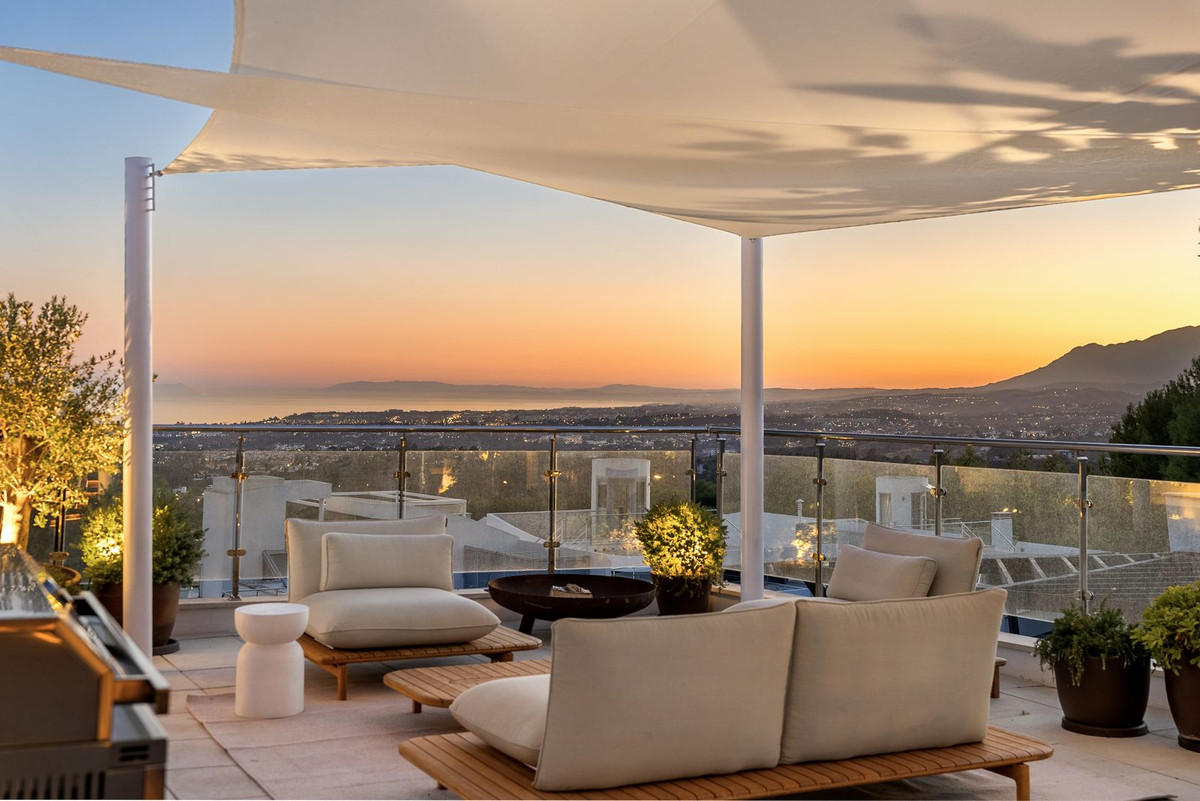 02e6cc7cd3bb0285cd04c3806c174c6c - 1