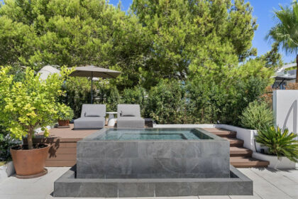 02e6cc7cd3bb0285cd04c3806c174c6c - 10