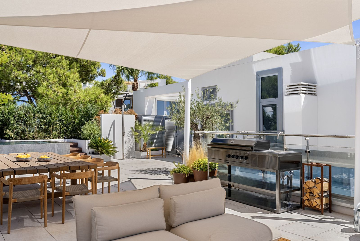 02e6cc7cd3bb0285cd04c3806c174c6c - 11