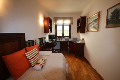 032aaf05a66e09bf50ac6edee2fb072d - 18