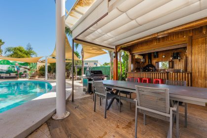 03d9e1ec1b88b3d5111a3820e07ccb73 - 11