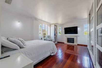 03d9e1ec1b88b3d5111a3820e07ccb73 - 16