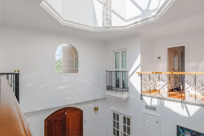 03d9e1ec1b88b3d5111a3820e07ccb73 - 19