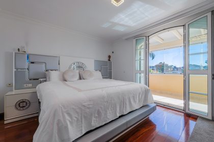 03d9e1ec1b88b3d5111a3820e07ccb73 - 20