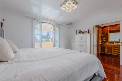 03d9e1ec1b88b3d5111a3820e07ccb73 - 22