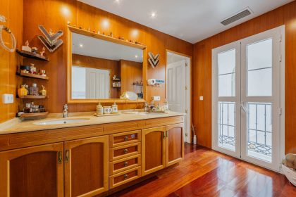 03d9e1ec1b88b3d5111a3820e07ccb73 - 24