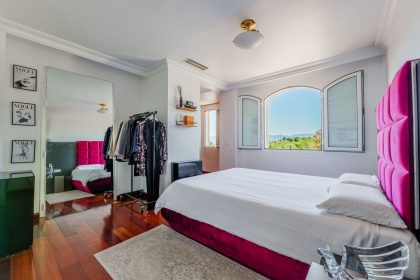 03d9e1ec1b88b3d5111a3820e07ccb73 - 26