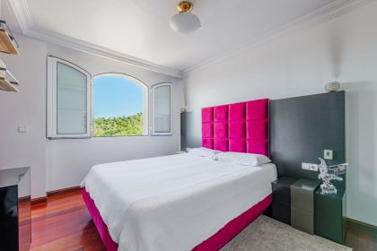 03d9e1ec1b88b3d5111a3820e07ccb73 - 27