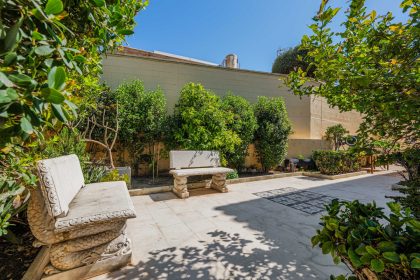 03d9e1ec1b88b3d5111a3820e07ccb73 - 42