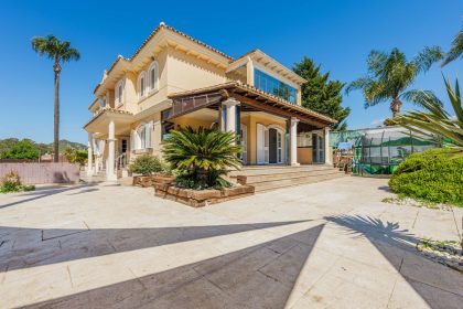 03d9e1ec1b88b3d5111a3820e07ccb73 - 52