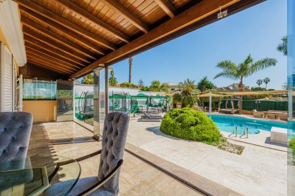 03d9e1ec1b88b3d5111a3820e07ccb73 - 54