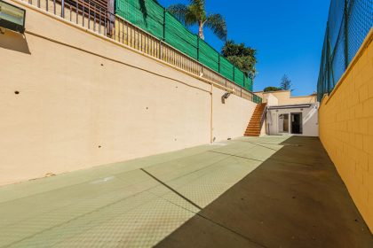 03d9e1ec1b88b3d5111a3820e07ccb73 - 56