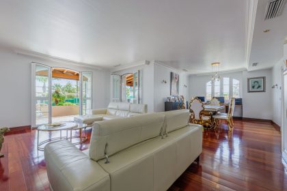 03d9e1ec1b88b3d5111a3820e07ccb73 - 9