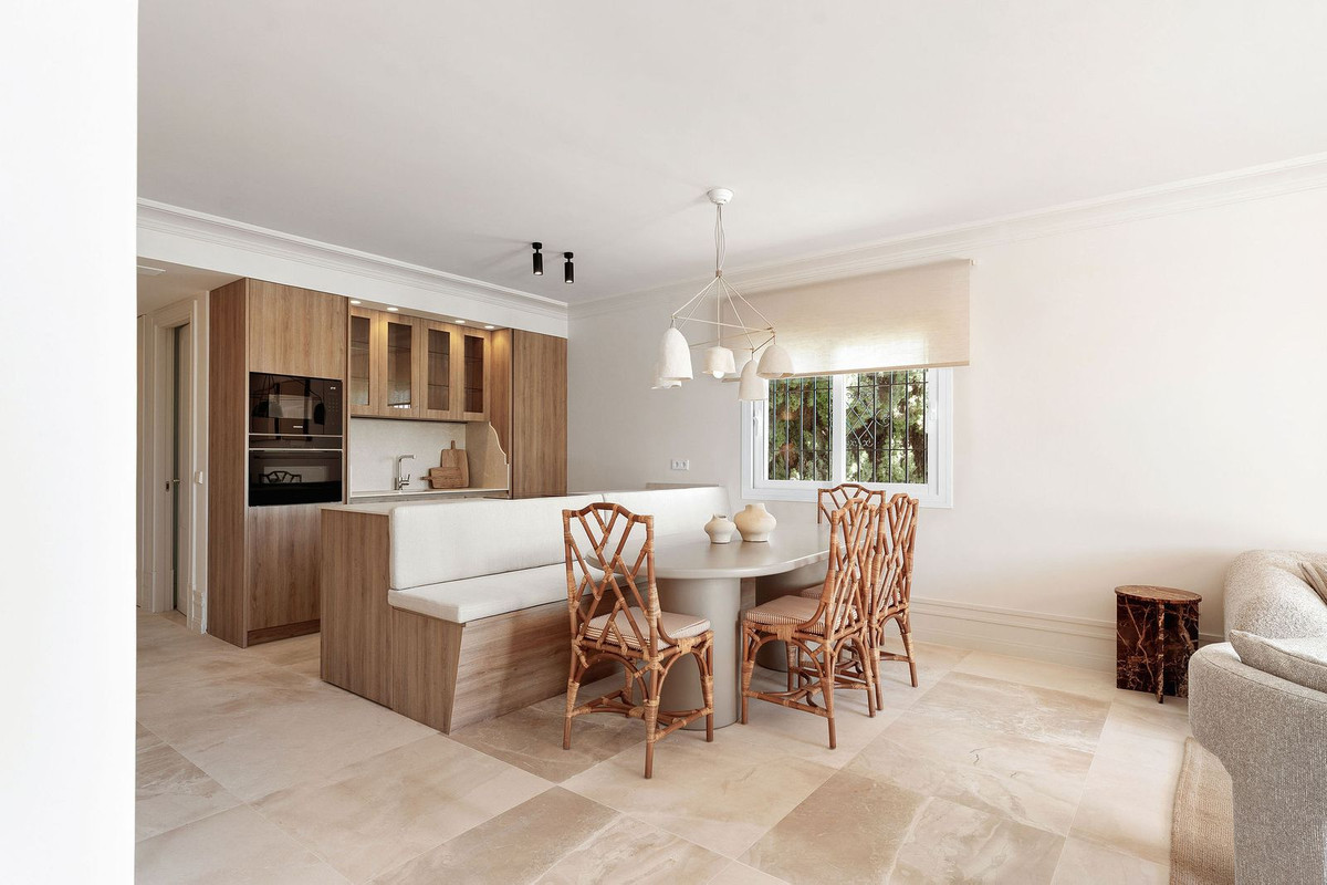 03db07ee1645e1f81e8c973898ee7b46 - 12