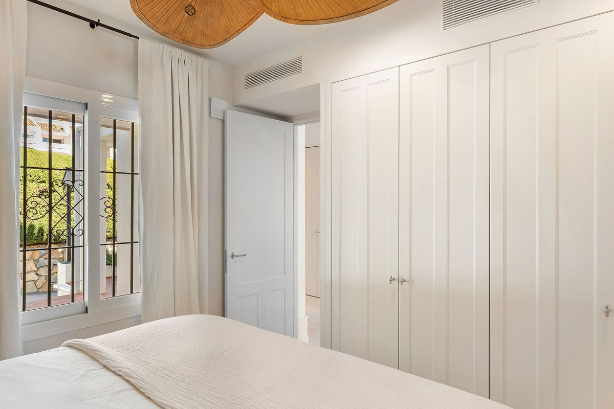 03db07ee1645e1f81e8c973898ee7b46 - 18