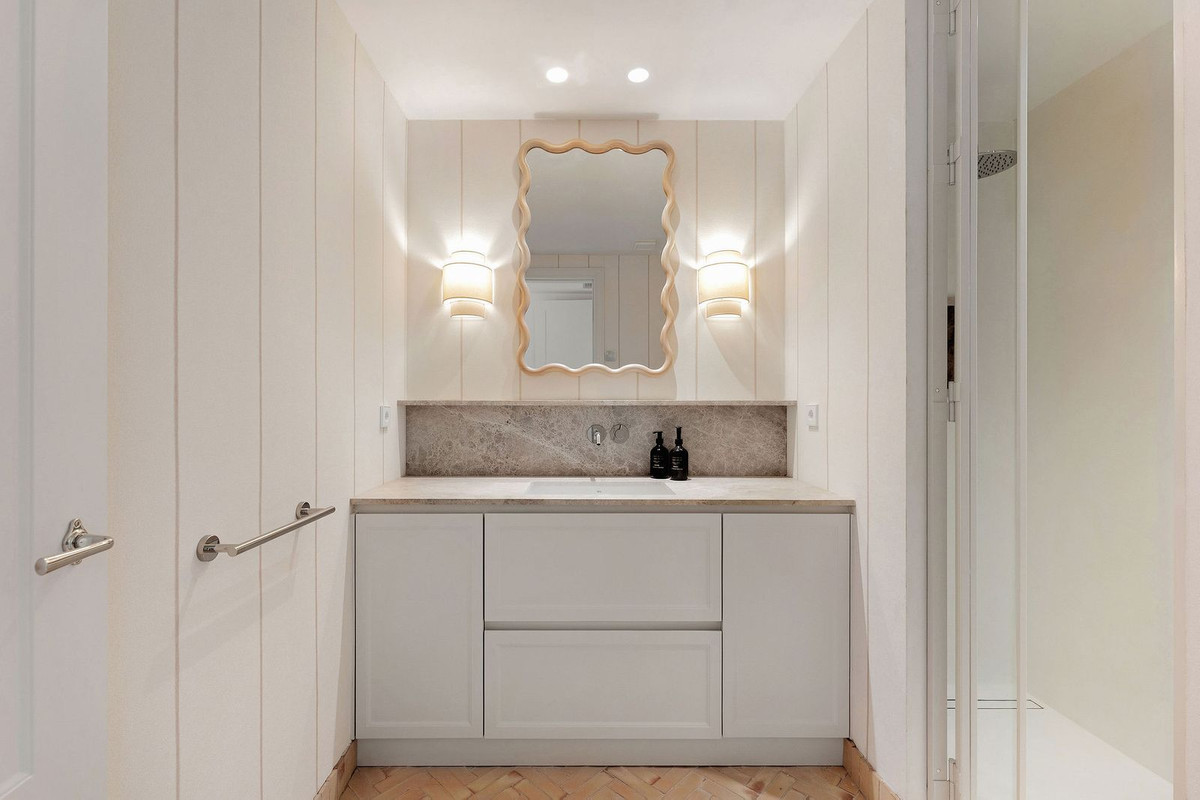 03db07ee1645e1f81e8c973898ee7b46 - 20