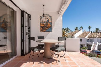 03db07ee1645e1f81e8c973898ee7b46 - 22