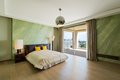 04c3862829185604539ff0b5877d5f34 - 13