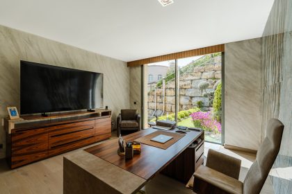 04c3862829185604539ff0b5877d5f34 - 23