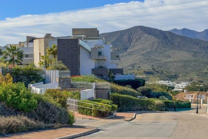 06e829cfd67d685092e47a4092fee221 - 1