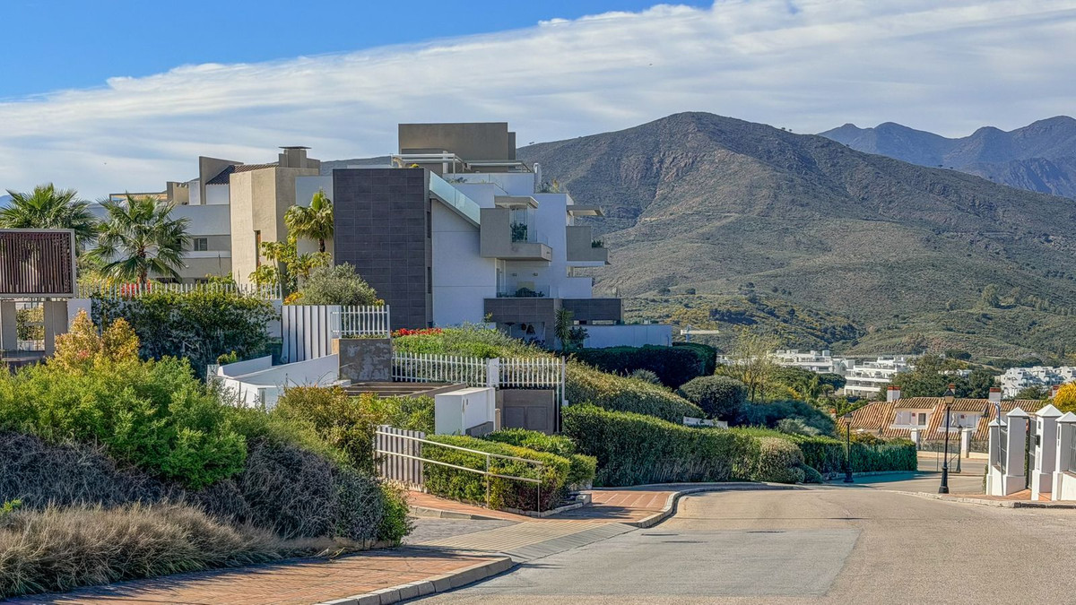 06e829cfd67d685092e47a4092fee221 - 1