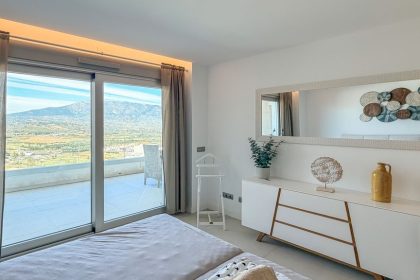 06e829cfd67d685092e47a4092fee221 - 11