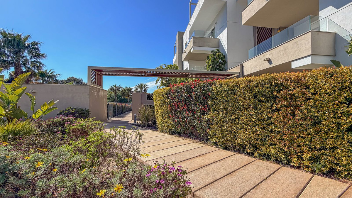 06e829cfd67d685092e47a4092fee221 - 22