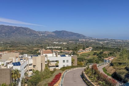 06e829cfd67d685092e47a4092fee221 - 24