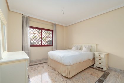 0775957df5b159f90b8864e4be2224a2 - 15