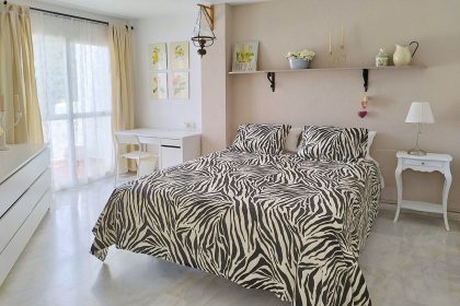 07a3ba8336a6fb15f48db62a42a3082e - 12