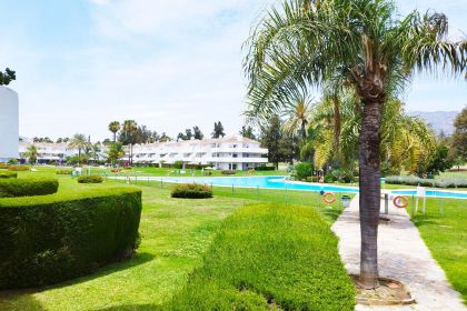 07a3ba8336a6fb15f48db62a42a3082e - 23